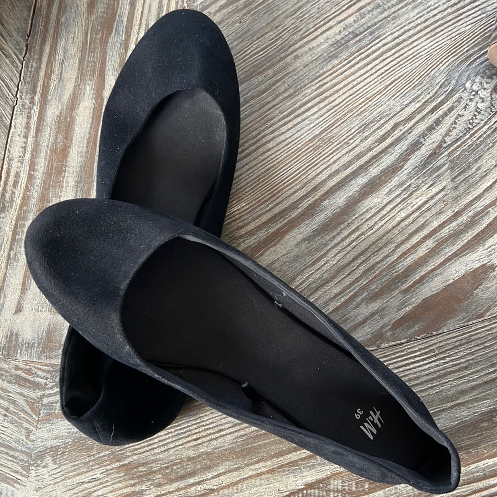 Black flats